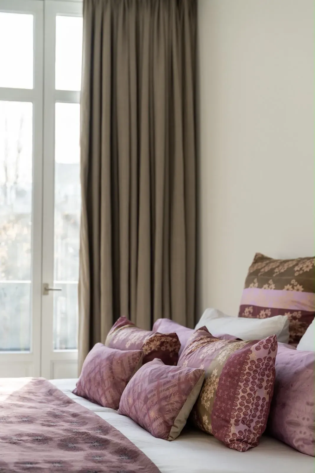 Een slaapkamer met een eigen signatuur